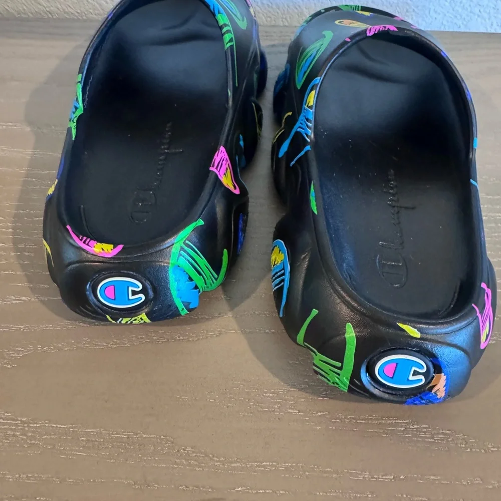 NWOT Champion Meloso Squish Multicolor Comic Print Slides